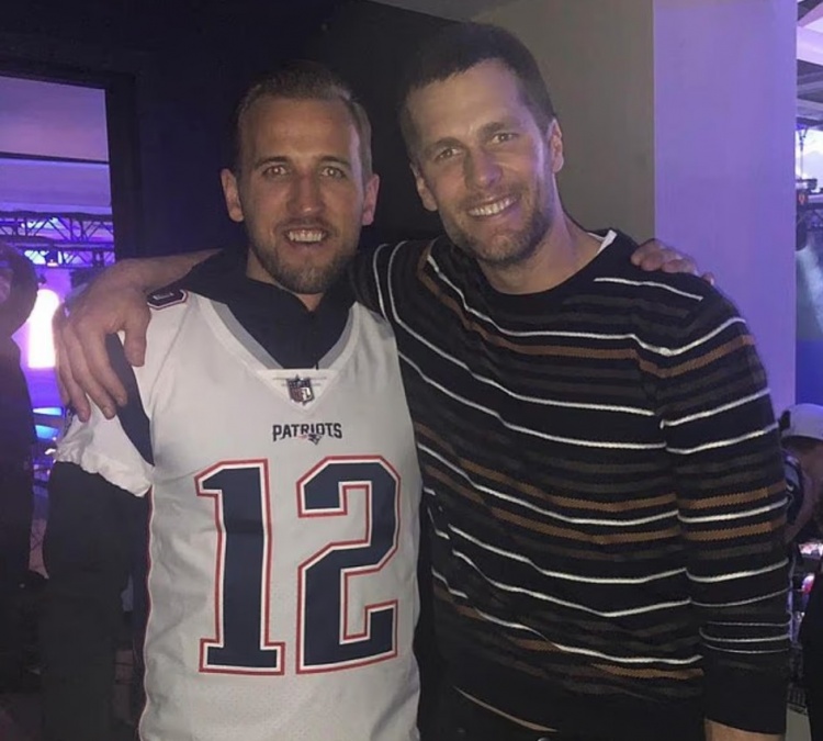 NFL传奇布雷迪造访英格兰队 凯恩咖啡会面引球员热捧