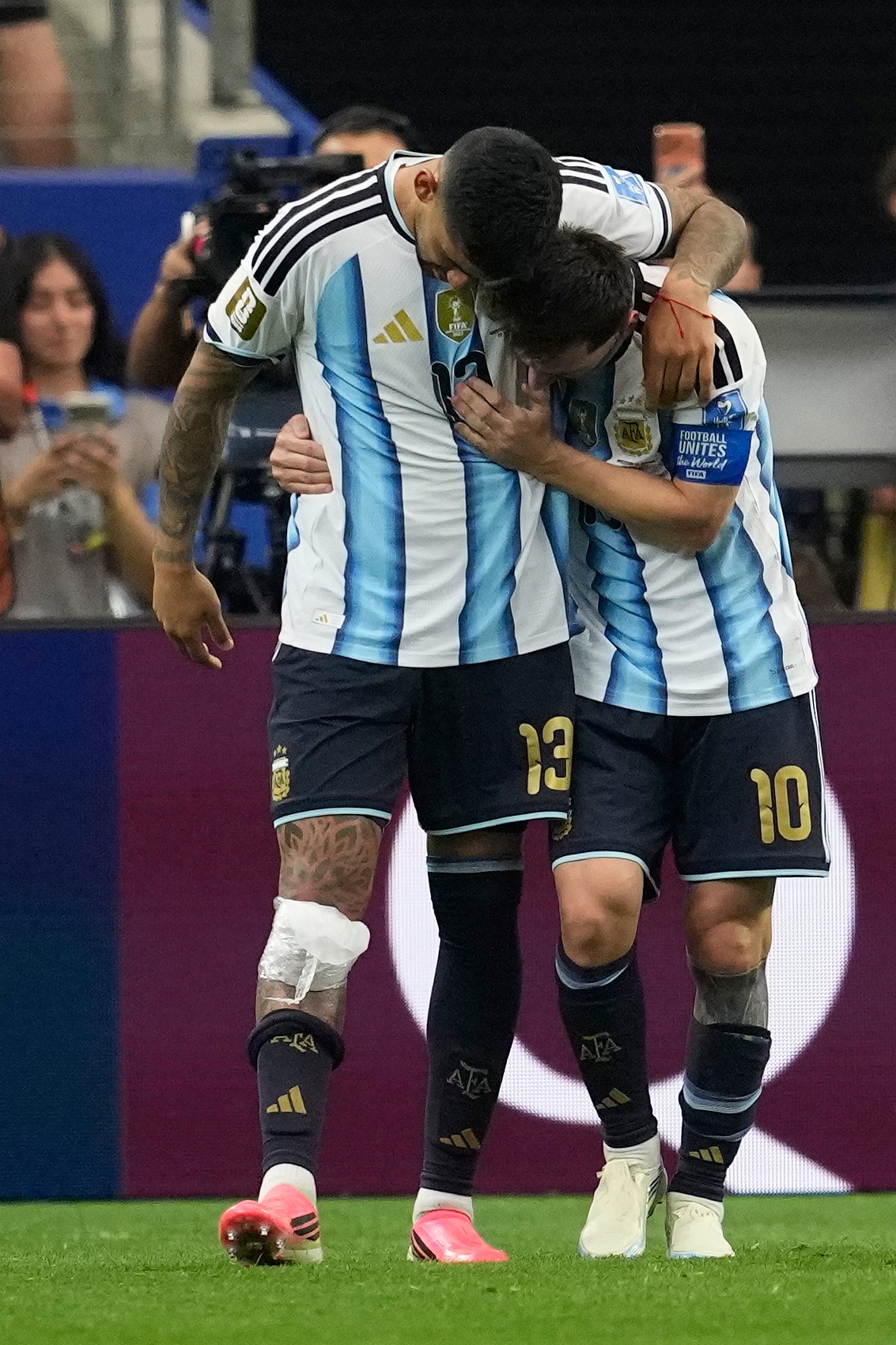 世界杯射手王易主!梅西18球双响助阿根廷2-0奥地利提前出线 世界杯射手王易主!梅西18球双响助阿根廷2-0奥地利提前出线