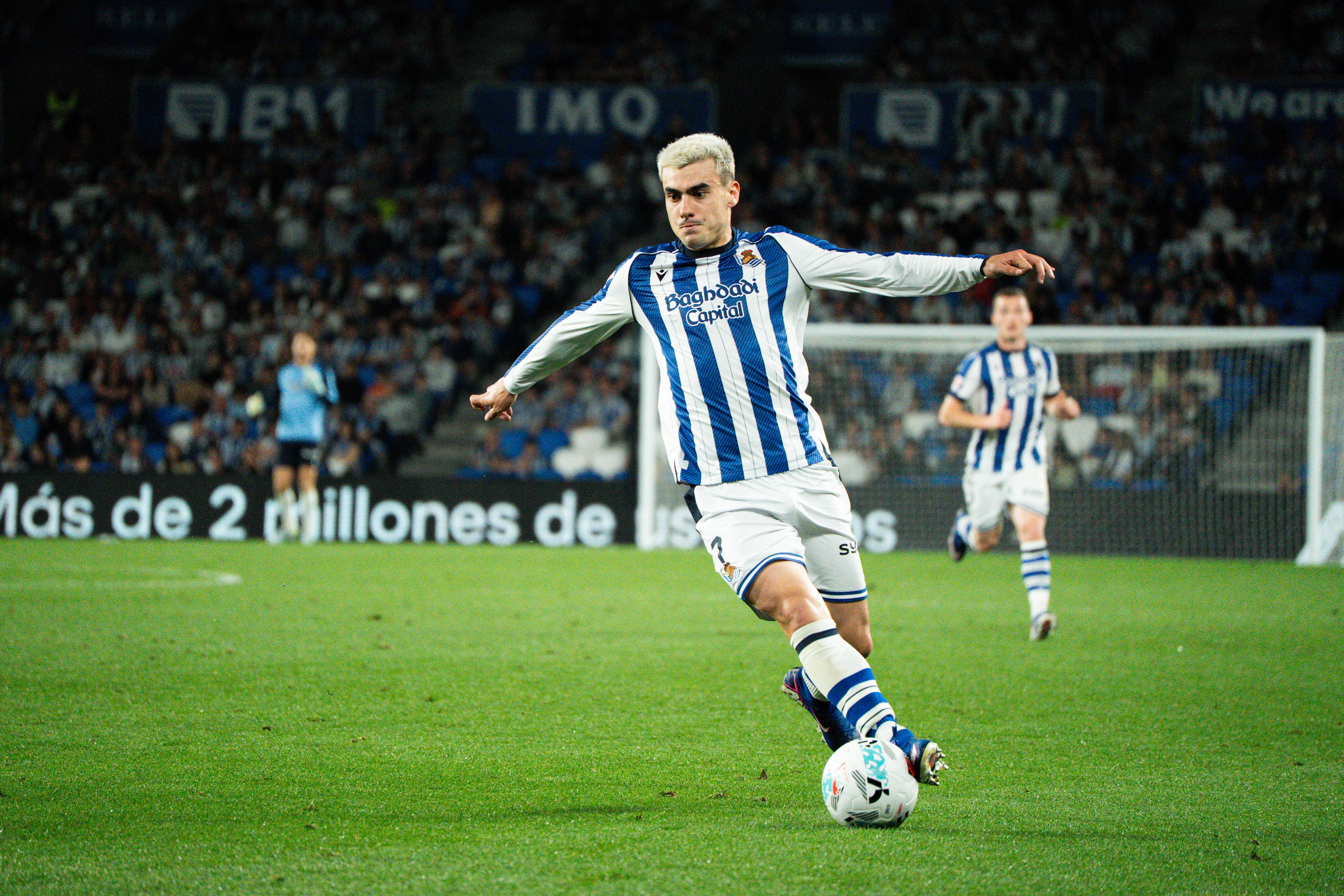 阿森纳夏窗动作：巴雷内切亚解约金6500万，佐利斯22球29助攻