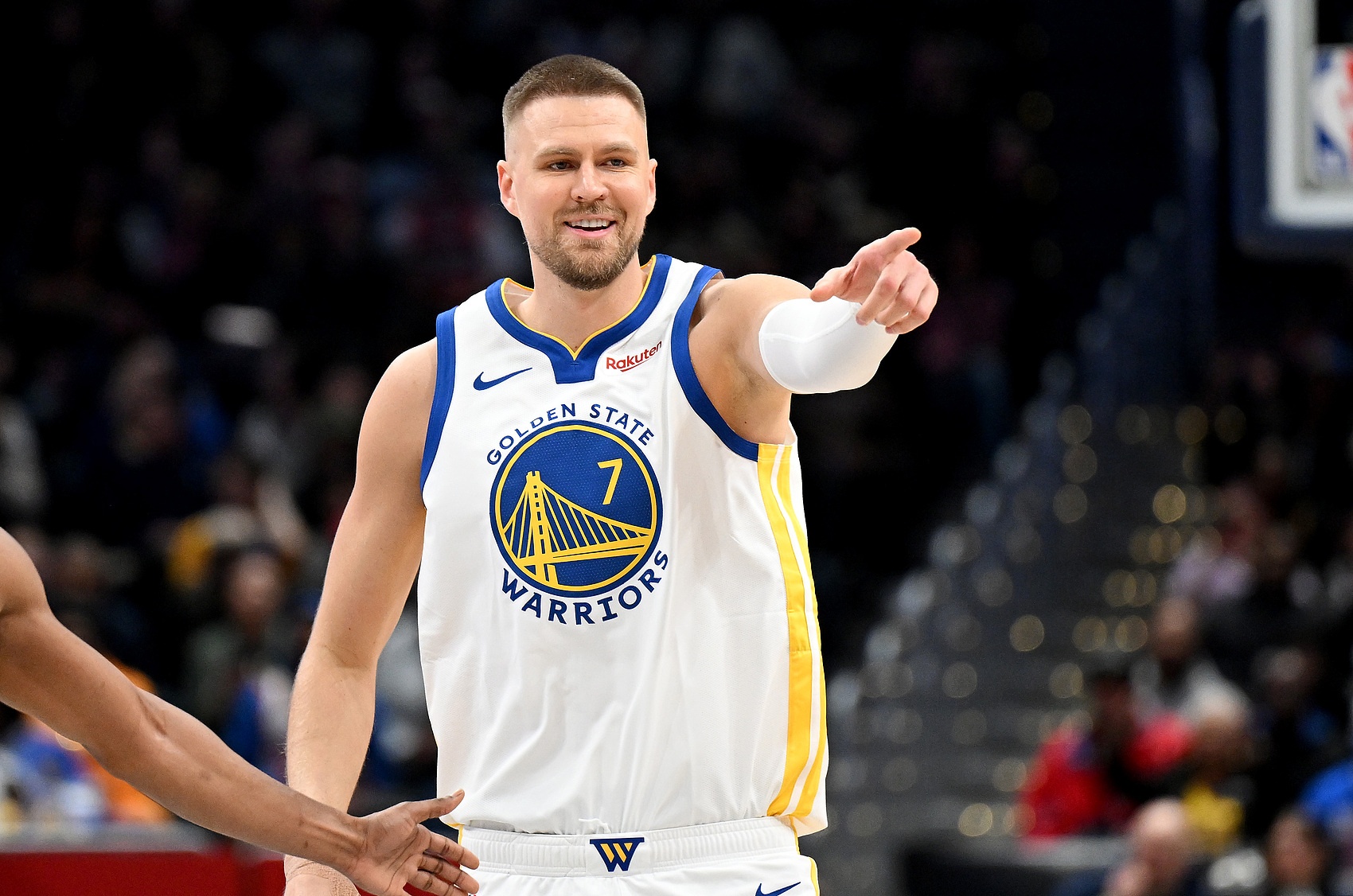 勇士续约波尔津吉斯：2年4000万锁定空间内线，第二年球员选项