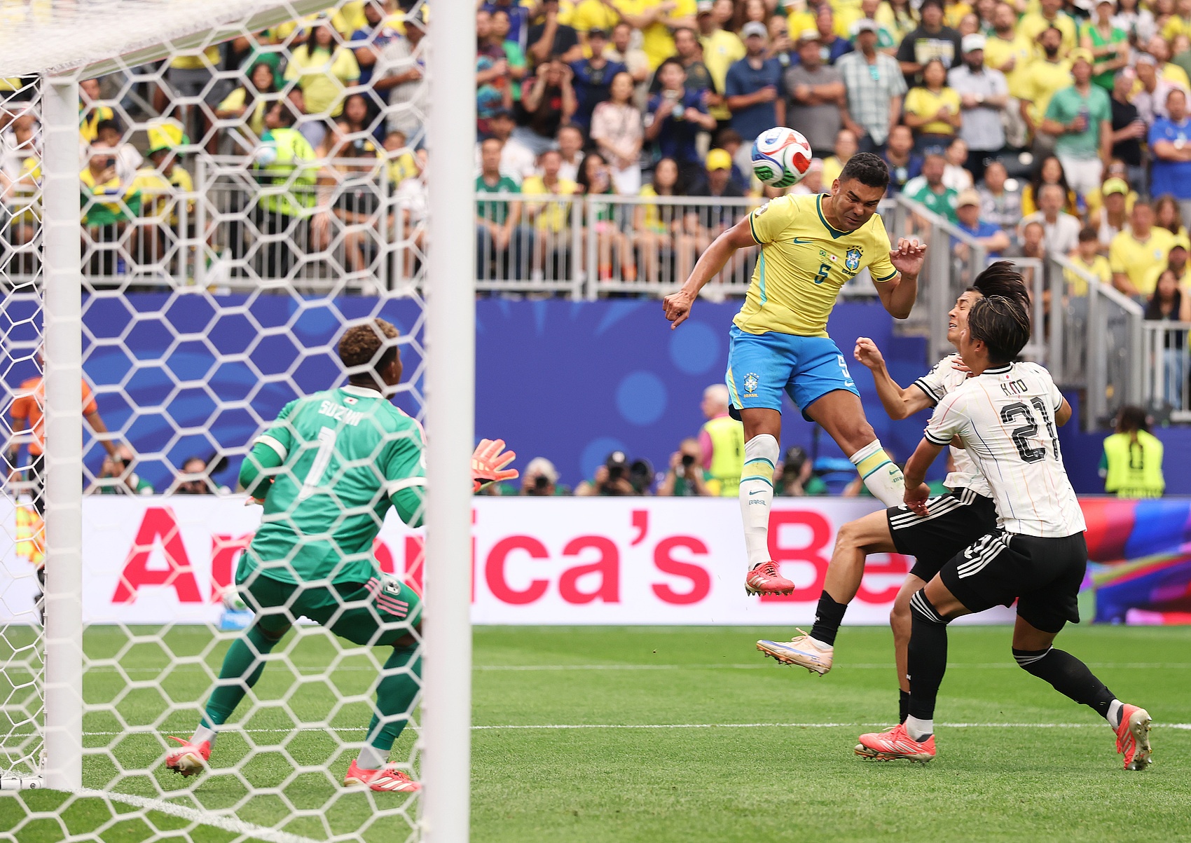 卡塞米罗第56分钟头球扳平 巴西1-1日本