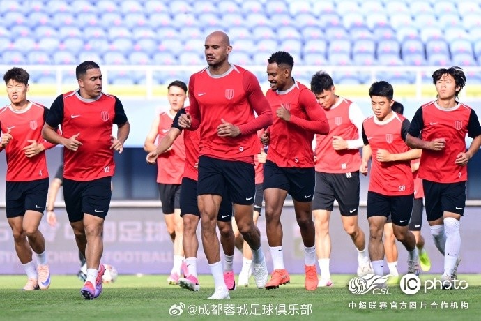 蓉城赛前发布会：阿洛伊西点出两连平病因，韦世豪直言心态受影响