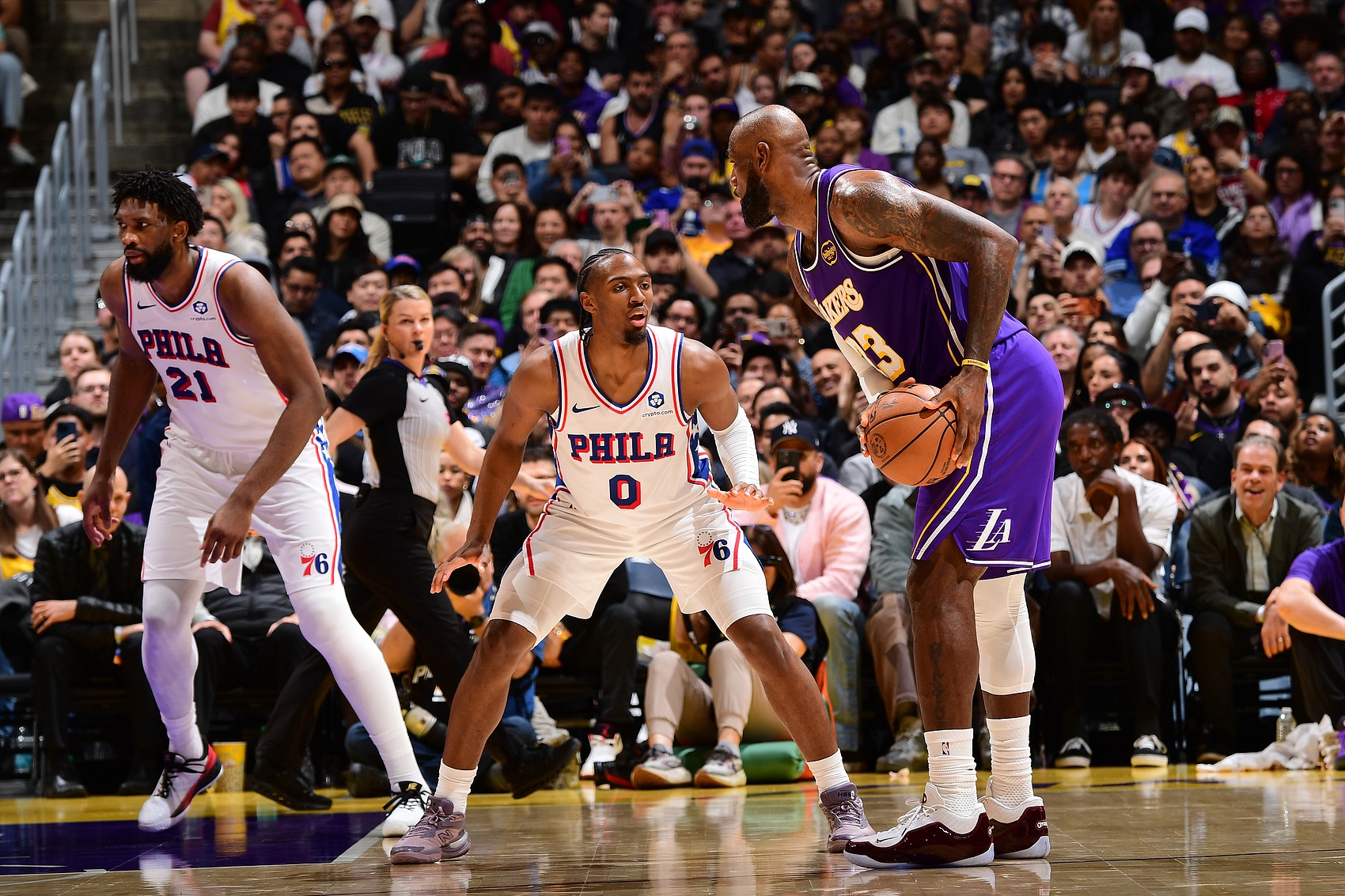 詹姆斯空降费城 魔术师：76人成东部最大威胁