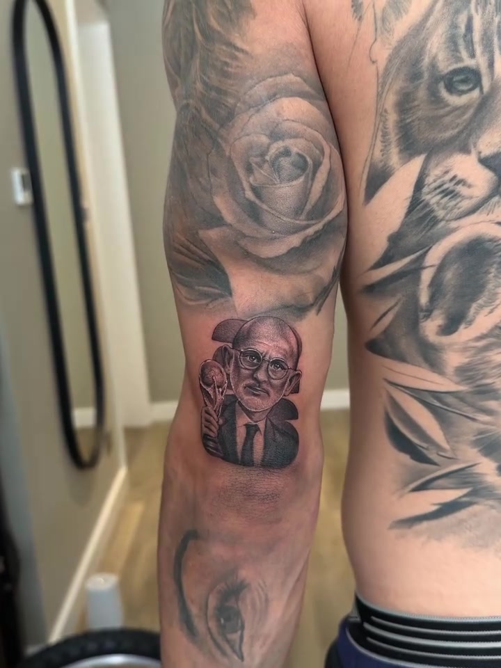 穆帅回归首胜 皇马4-1莱加内斯；FIFA成立200亿美元商业实体遭欧足联炮轰；曼奇尼二进宫救火意大利