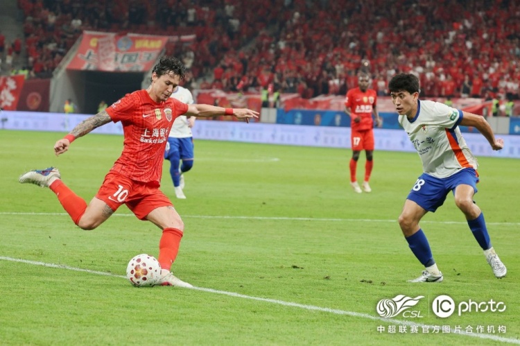海港三球被吹 主场0-1不敌山东泰山 海港三球被吹 主场0-1不敌山东泰山