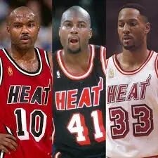 1996年自由市场：乔丹一年3014万，鲨鱼七年1.21亿，NBA格局从此改写