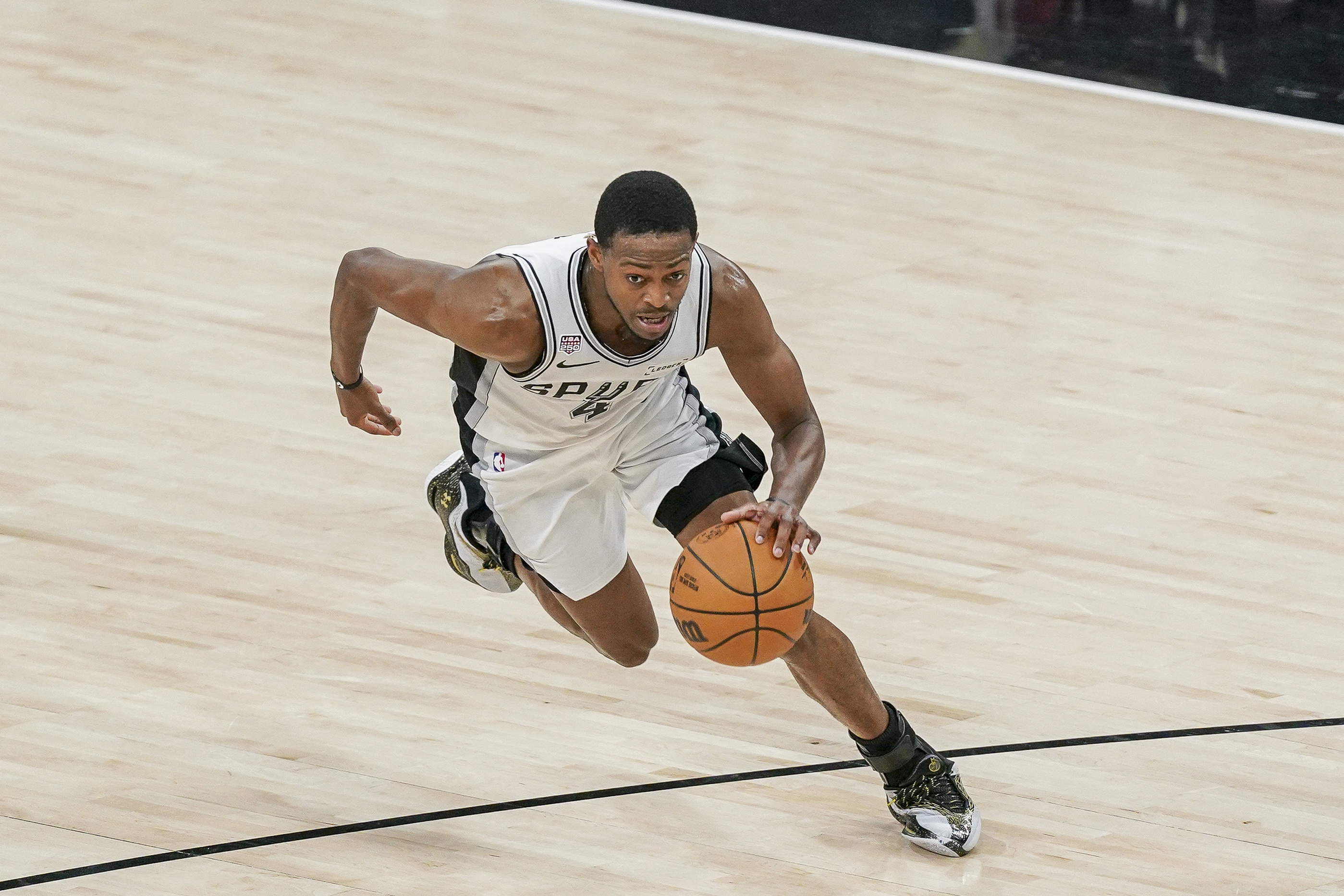 NBA15大垃圾合同：恩比德居首 特雷·杨第二