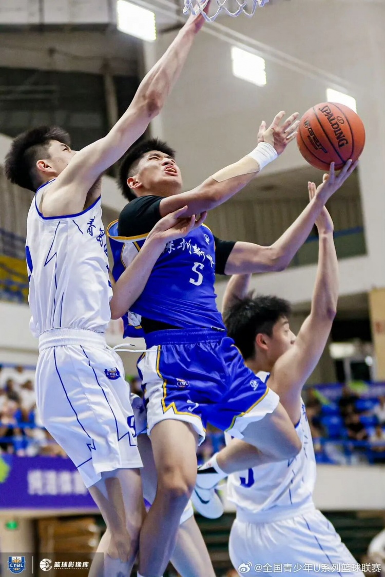 深圳U19预赛7战5胜列第三晋级 吴铠博场均22.6分包揽得分王和抢断王 深圳U19预赛7战5胜列第三晋级 吴铠博场均22.6分包揽得分王和抢断王