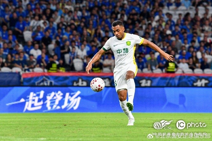 国安客场3-0击败申花 侯森多次神扑三将破门 国安客场3-0击败申花 侯森多次神扑三将破门