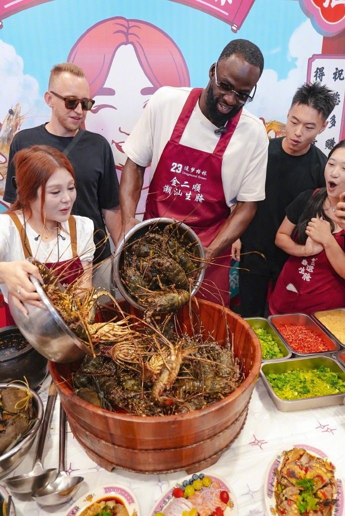 追梦中国行汕头站开启,格林打卡小公园制作生腌 追梦中国行汕头站开启,格林打卡小公园制作生腌