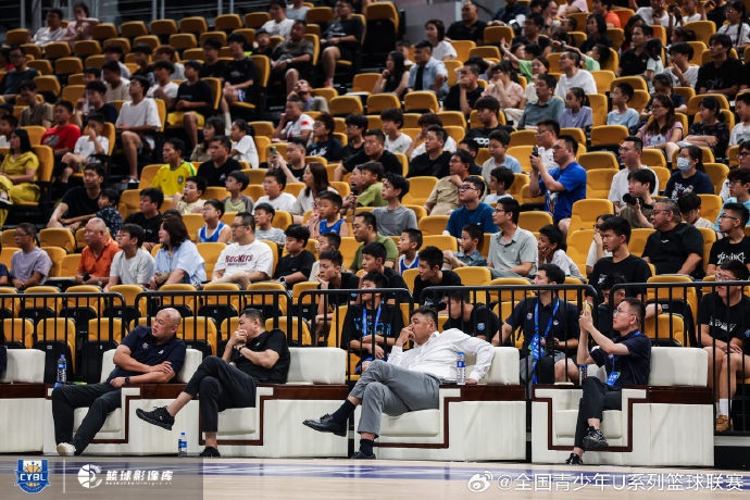 海南U15男篮全国夺冠 决赛88-77力克河北 海南U15男篮全国夺冠 决赛88-77力克河北