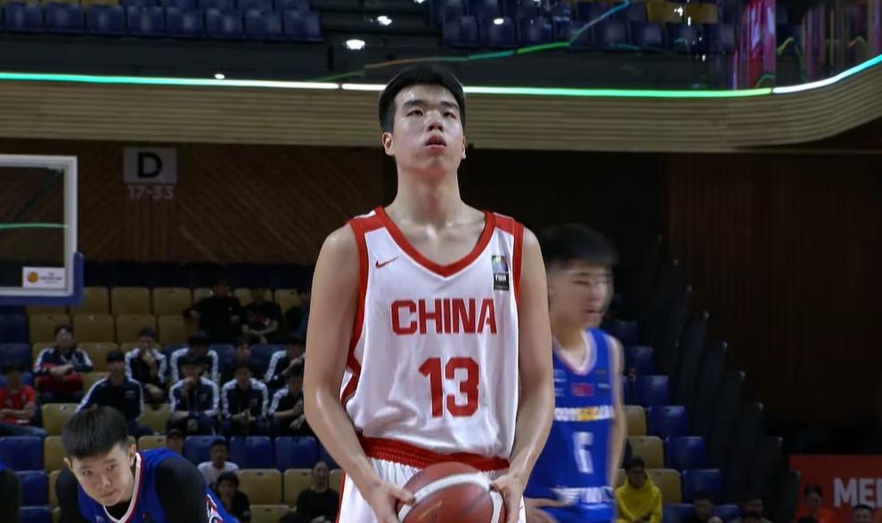 张懿赵杰半场12分钟7分4板正负值+10 U18男篮领先菲律宾14分 张懿赵杰半场12分钟7分4板正负值+10 U18男篮领先菲律宾14分