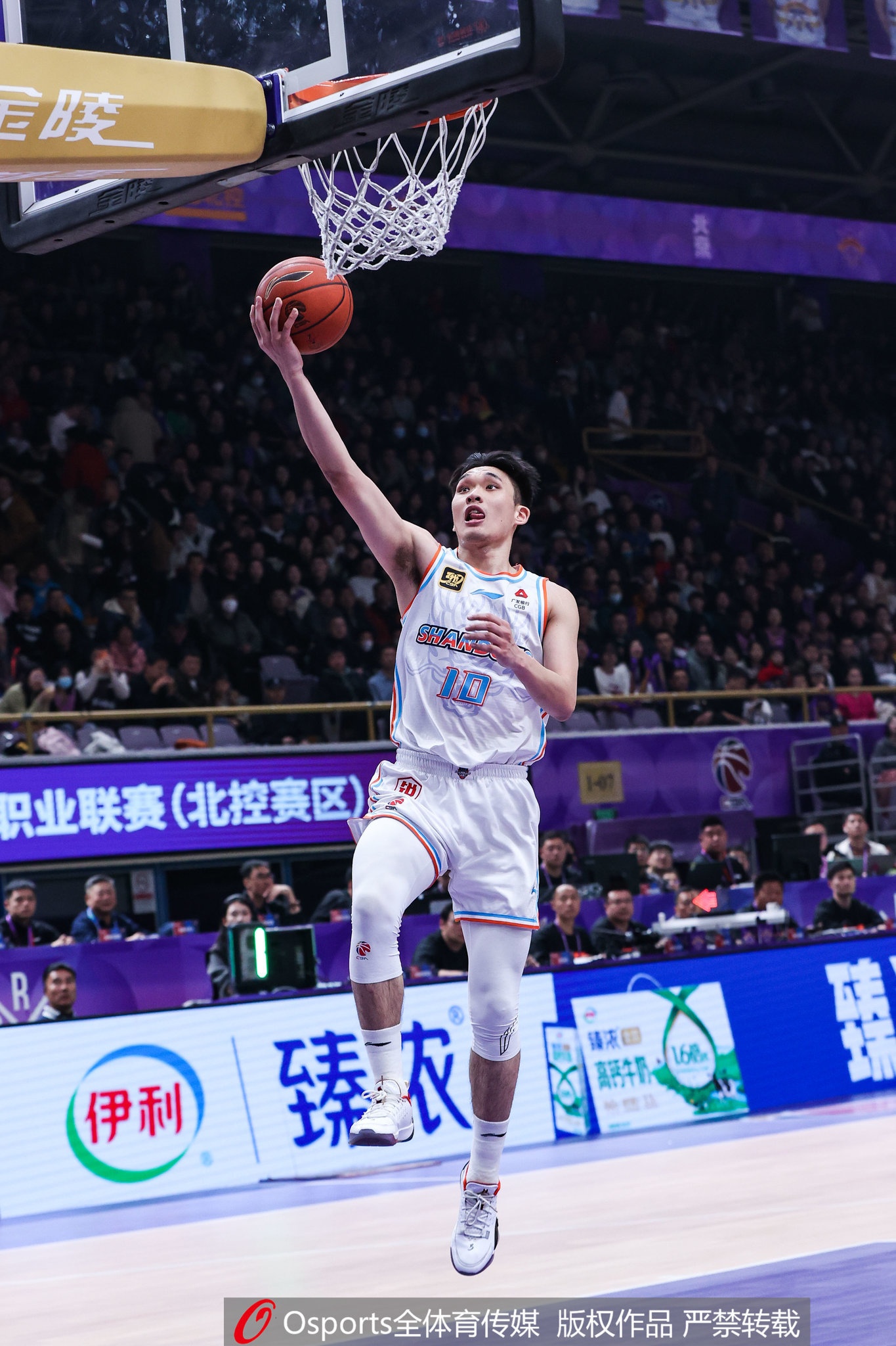 今日尼克斯与马刺谁能赢