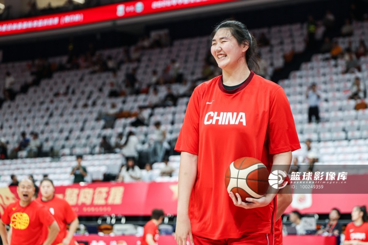 海伦芬对阵阿尔克马尔直播在线观看